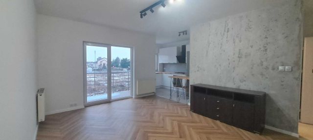 Mieszkanie 3-pokojowe Plewiska. Zdjęcie 1