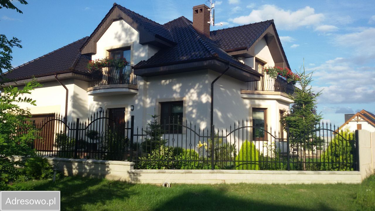 dom wolnostojący, 6 pokoi Poznań Nowe Miasto, ul. Głuszyna