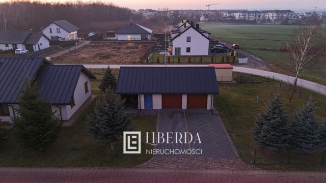 dom wolnostojący, 5 pokoi Biskupie-Kolonia. Zdjęcie 13