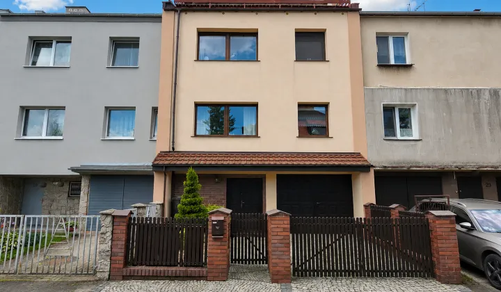 dom szeregowy, 7 pokoi Poznań Dębiec, ul. Konwaliowa