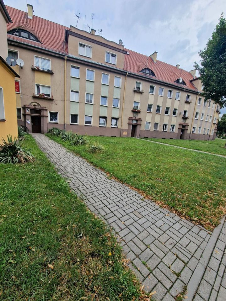 Mieszkanie 3-pokojowe Oleśnica, ul. Stanisława Moniuszki. Zdjęcie 1
