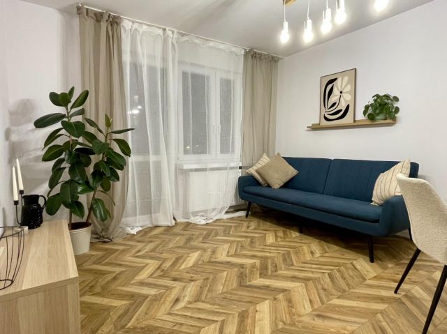 Mieszkanie 2-pokojowe Kraków Bieńczyce, os. Albertyńskie. Zdjęcie 1