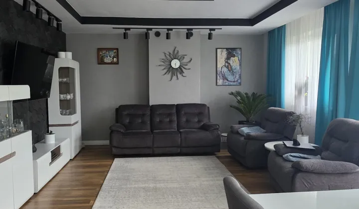 bliźniak, 5 pokoi Kobyłka Mareta, ul. Longinusa