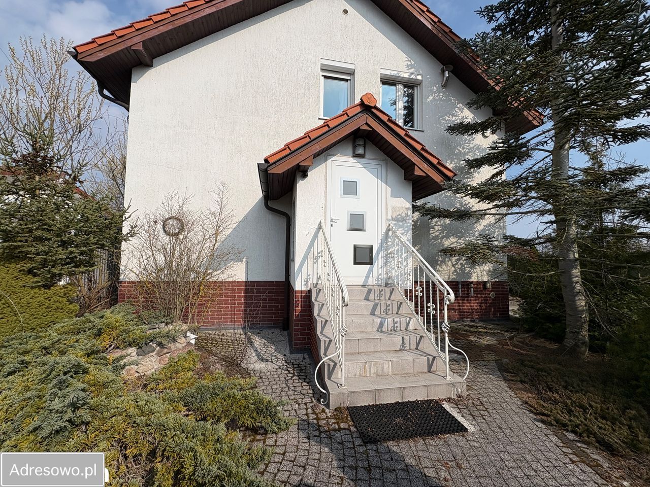dom wolnostojący, 5 pokoi Mikołajki, ul. Kolejowa. Zdjęcie 1
