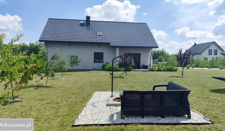 dom wolnostojący, 6 pokoi Jordanów Śląski, ul. Złota