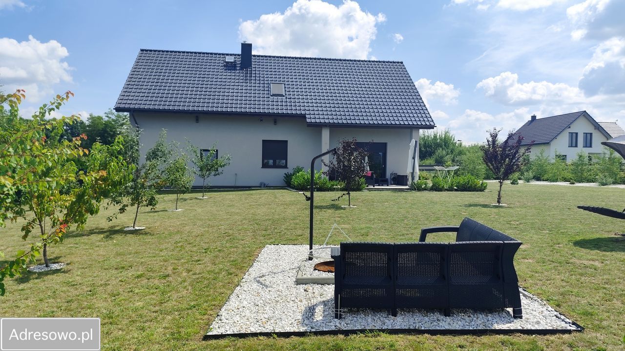 dom wolnostojący, 6 pokoi Jordanów Śląski, ul. Złota. Zdjęcie 1