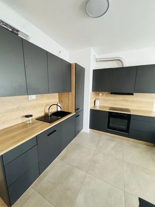 Mieszkanie 4-pokojowe Czernica. Zdjęcie 2