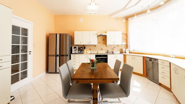 dom wolnostojący, 12 pokoi Wieliczka, ul. Jana Kochanowskiego. Zdjęcie 15