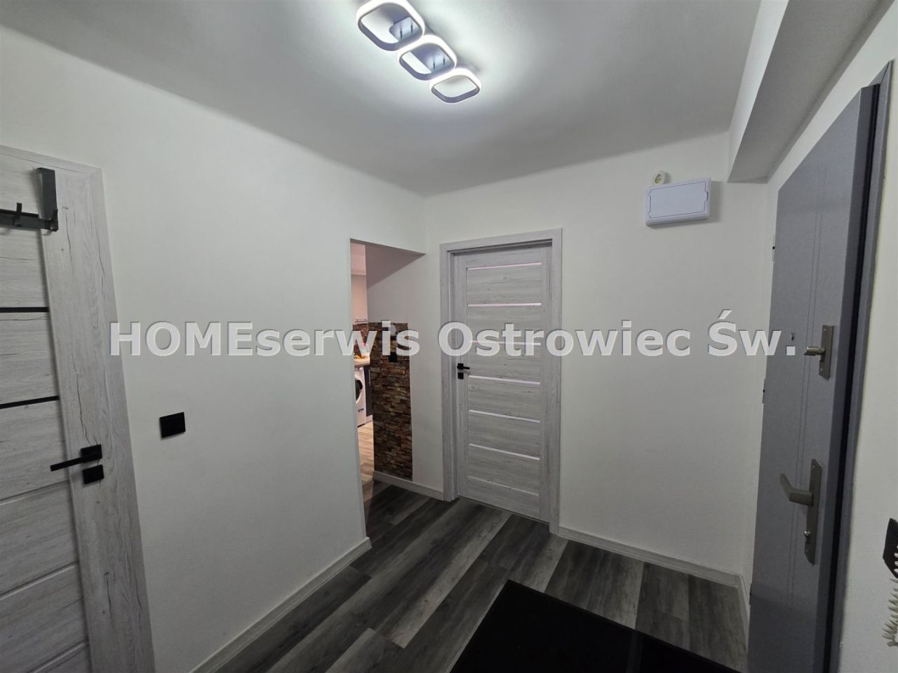 Mieszkanie 3-pokojowe Ostrowiec Świętokrzyski Centrum. Zdjęcie 16