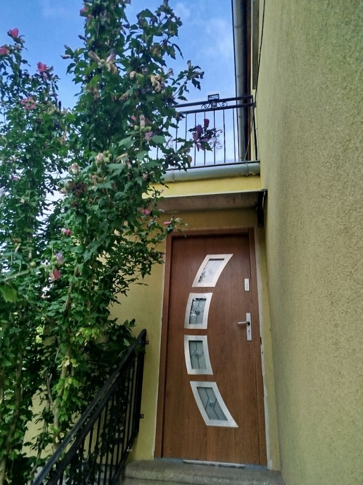 Mieszkanie 4-pokojowe Małujowice, Małujowice. Zdjęcie 5