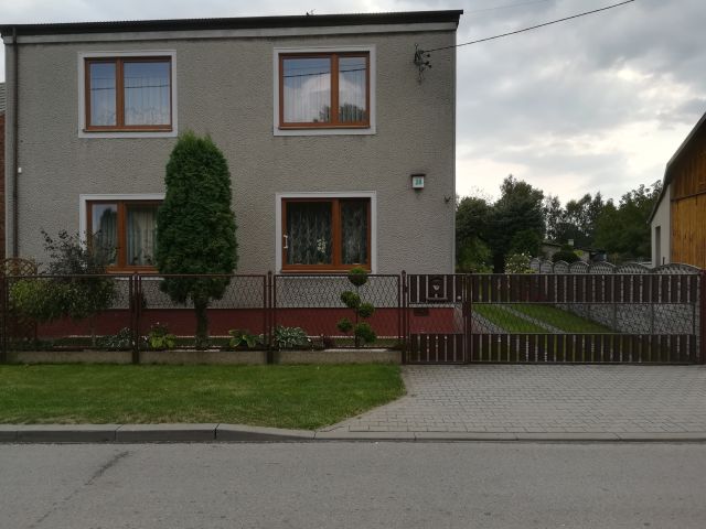 dom wolnostojący, 6 pokoi Kłomnice, ul. Bartkowicka. Zdjęcie 1