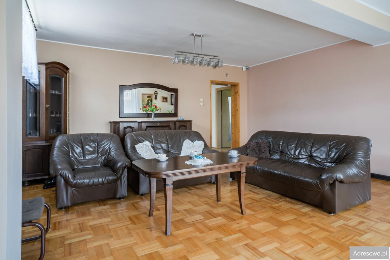 dom wolnostojący, 5 pokoi Częstochowa Grabówka, ul. Spartakusa