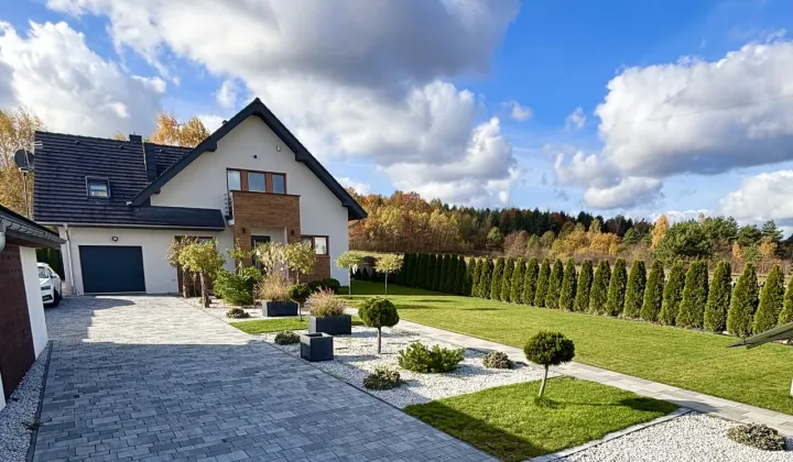 dom wolnostojący, 5 pokoi Morawica, ul. Szkolna