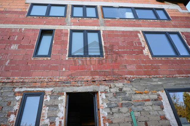 dom wolnostojący, 8 pokoi Chrząstowice. Zdjęcie 8