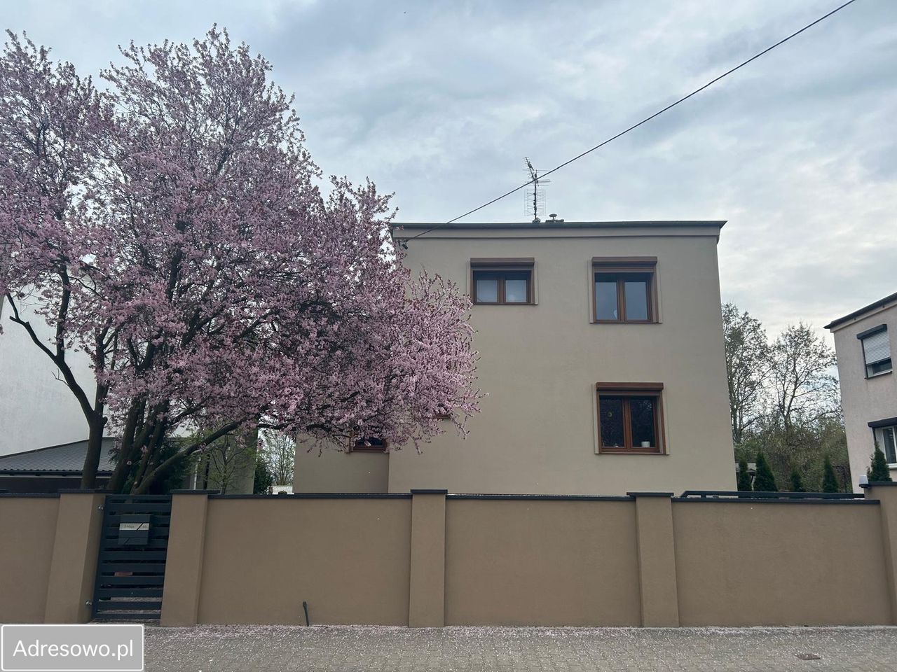 dom wolnostojący, 5 pokoi Luboń, ul. 3 Maja. Zdjęcie 2