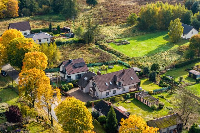 dom wolnostojący, 5 pokoi Krzywiec. Zdjęcie 1