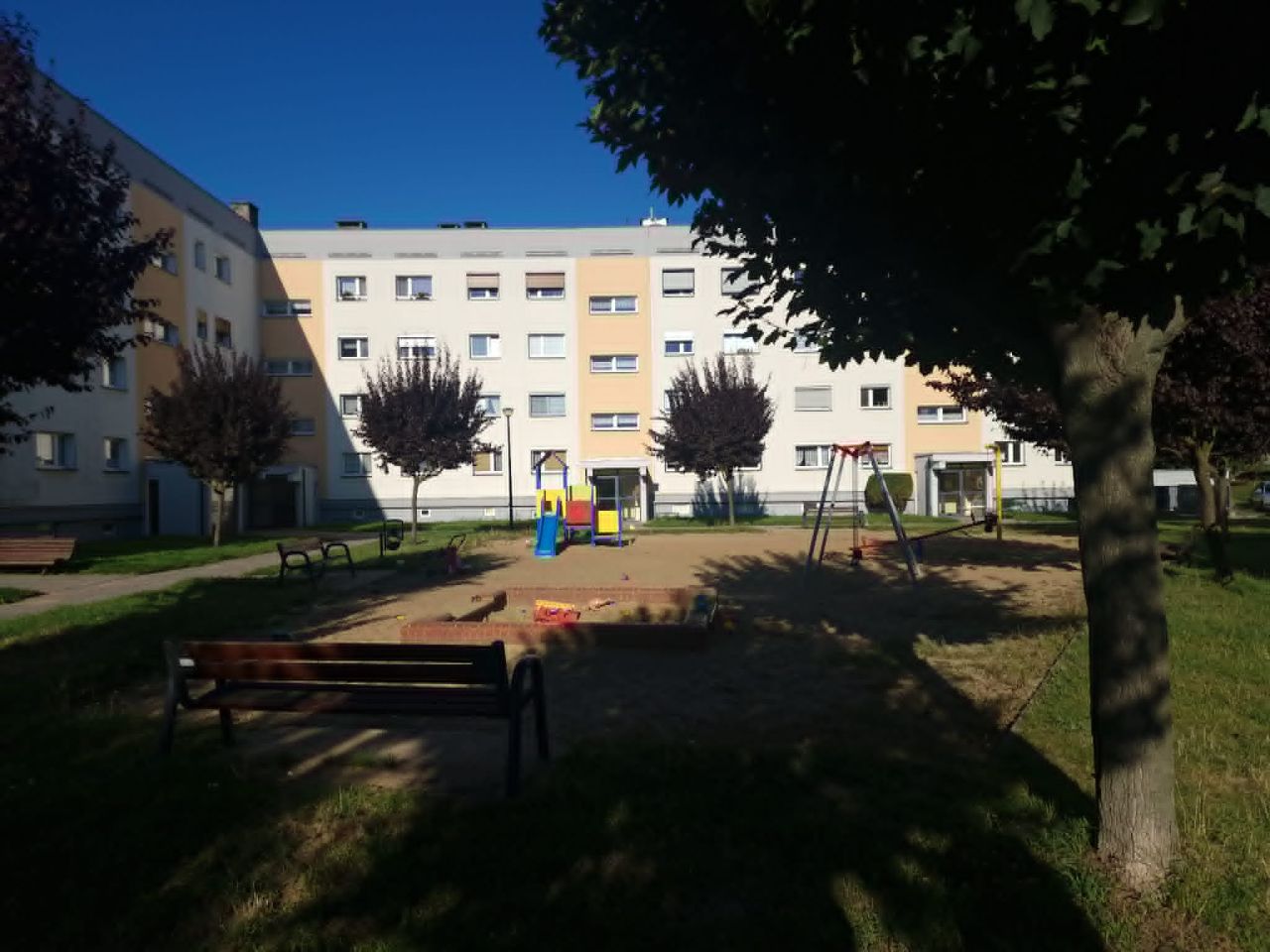Mieszkanie 3-pokojowe Wschowa, os. Jagiellonów. Zdjęcie 2