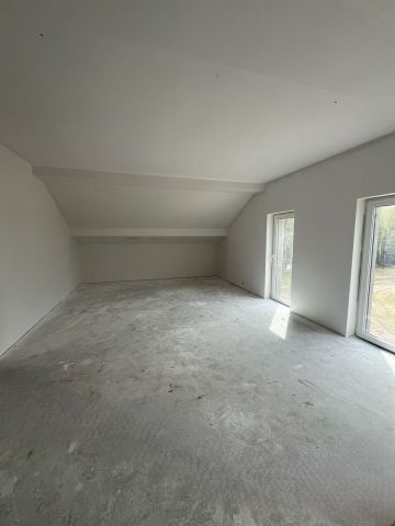 dom wolnostojący, 4 pokoje Rasy. Zdjęcie 5