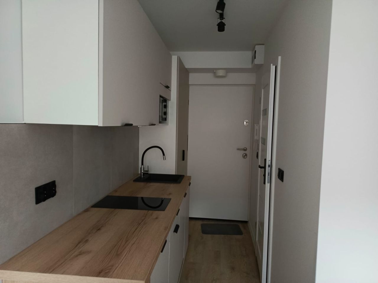 Mieszkanie 1-pokojowe Katowice Śródmieście, ul. Władysława Stanisława Reymonta. Zdjęcie 4