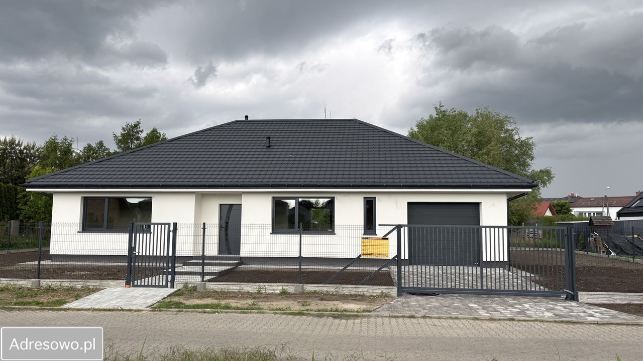 dom wolnostojący, 4 pokoje Łowicz