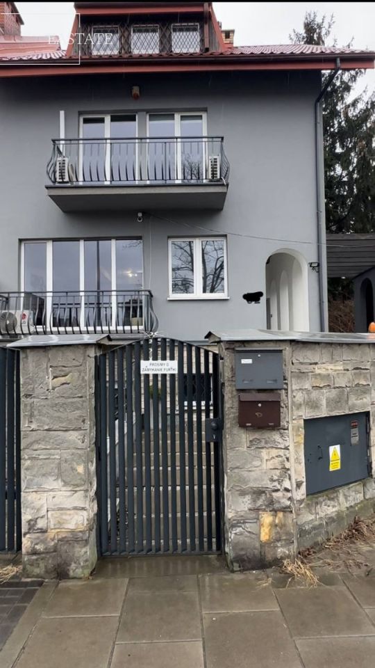 dom wolnostojący, 8 pokoi Warszawa Mokotów, ul. Wiertnicza