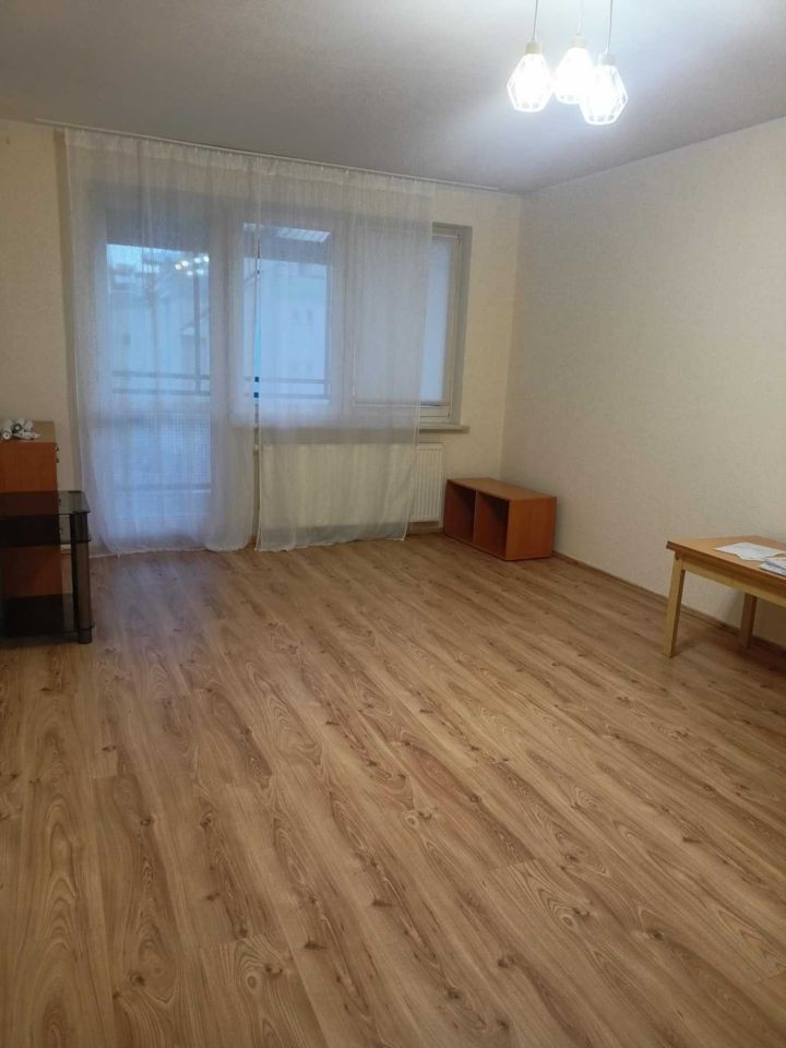 Mieszkanie 3-pokojowe Białystok, ul. ks. abp. Edwarda Kisiela. Zdjęcie 1