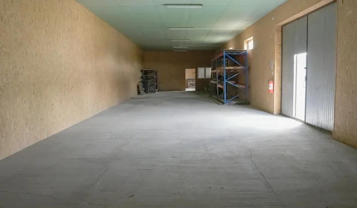 Hala/magazyn Kurów, ul. Nadrzeczna