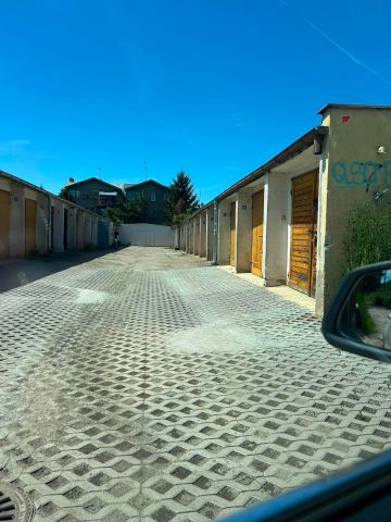 Garaż/miejsce parkingowe Wrocław Grabiszyn, ul. Różana. Zdjęcie 1