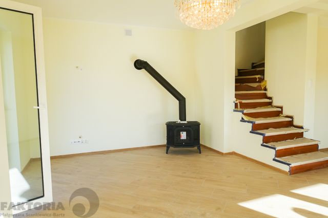 bliźniak, 5 pokoi Dobra. Zdjęcie 4