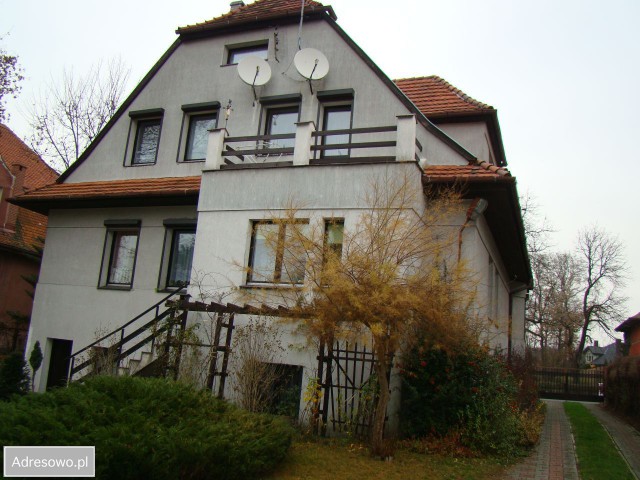 dom wolnostojący, 5 pokoi Żagań, ul. Piłsudskiego. Zdjęcie 1
