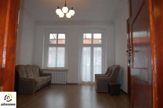 Mieszkanie 4-pokojowe Legnica. Zdjęcie 1