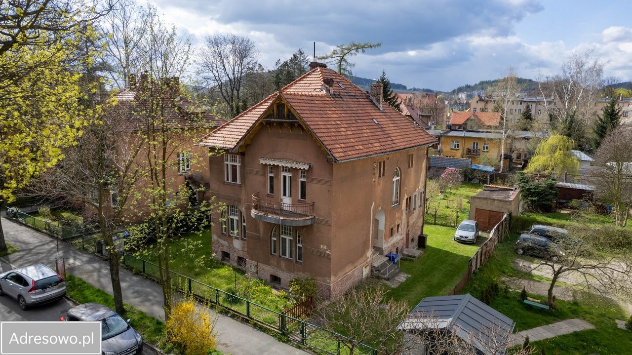 dom wolnostojący, 6 pokoi Jelenia Góra Centrum, ul. Melchiora Wańkowicza