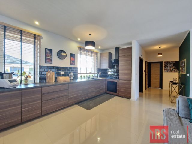 dom wolnostojący, 4 pokoje Dosin, ul. Rumiankowa. Zdjęcie 9