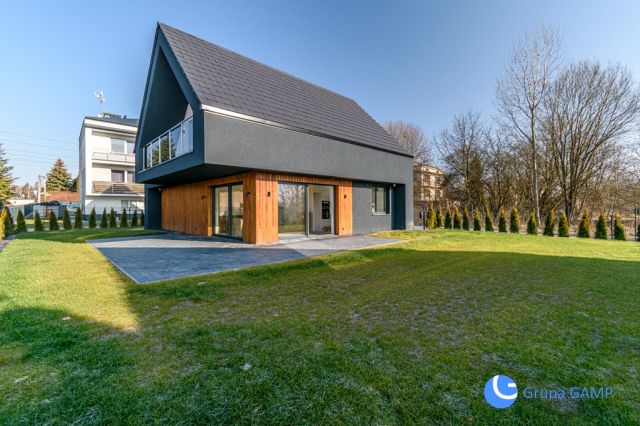 dom wolnostojący, 5 pokoi Zielonki, ul. Autowa. Zdjęcie 1