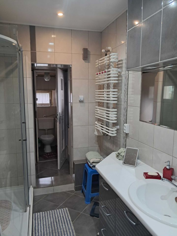 dom wolnostojący, 5 pokoi Sidra. Zdjęcie 5