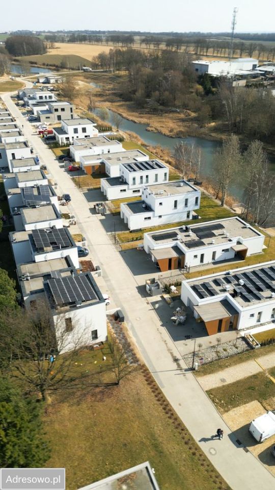 dom szeregowy, 4 pokoje Żernica. Zdjęcie 6