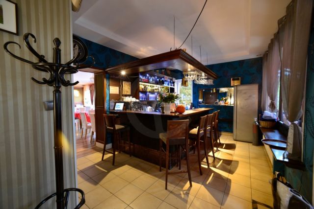 Lokal Komorów, ul. Bankowa. Zdjęcie 1