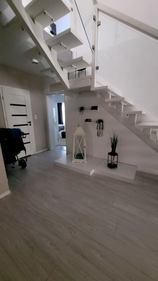 dom wolnostojący, 5 pokoi Smugi. Zdjęcie 18