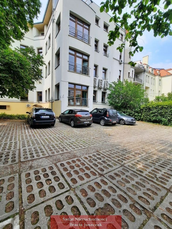 Biuro Wrocław Południe, pl. Powstańców Śląskich. Zdjęcie 1