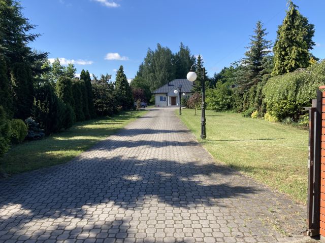 dom wolnostojący, 5 pokoi Dzięcioły, Bartnicza. Zdjęcie 1
