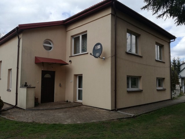 dom wolnostojący, 4 pokoje Moniatycze. Zdjęcie 1