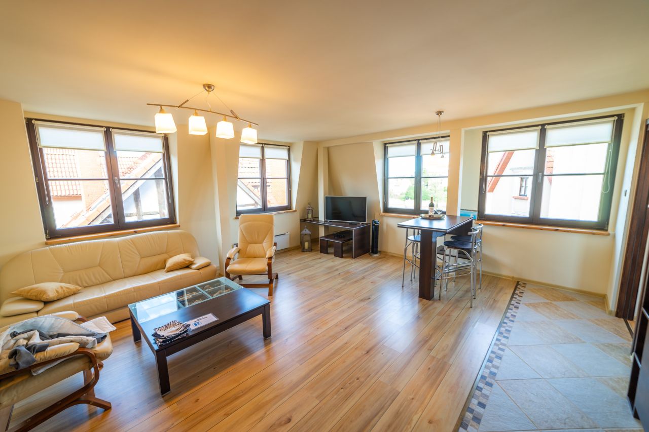 Mieszkanie 2-pokojowe Mikołajki, pl. Wolności. Zdjęcie 2