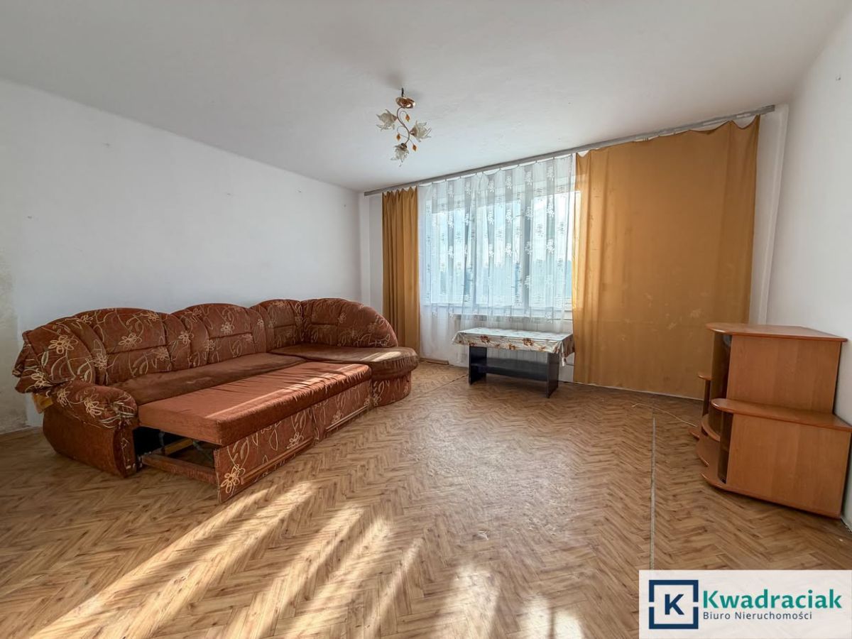 dom wolnostojący, 2 pokoje Święcany. Zdjęcie 2