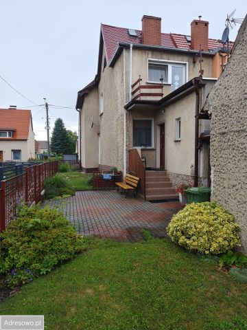 dom szeregowy, 5 pokoi Byczyna, ul. Sadowa. Zdjęcie 1