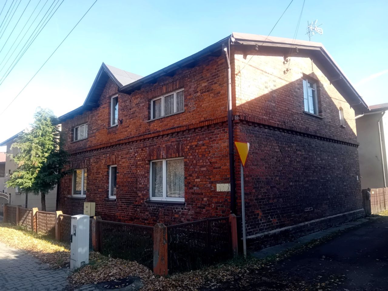 dom wolnostojący, 7 pokoi Tarnowskie Góry Rybna, ul. Powstańców Warszawskich. Zdjęcie 3
