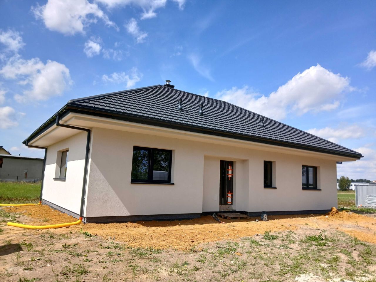 dom wolnostojący Lutoryż