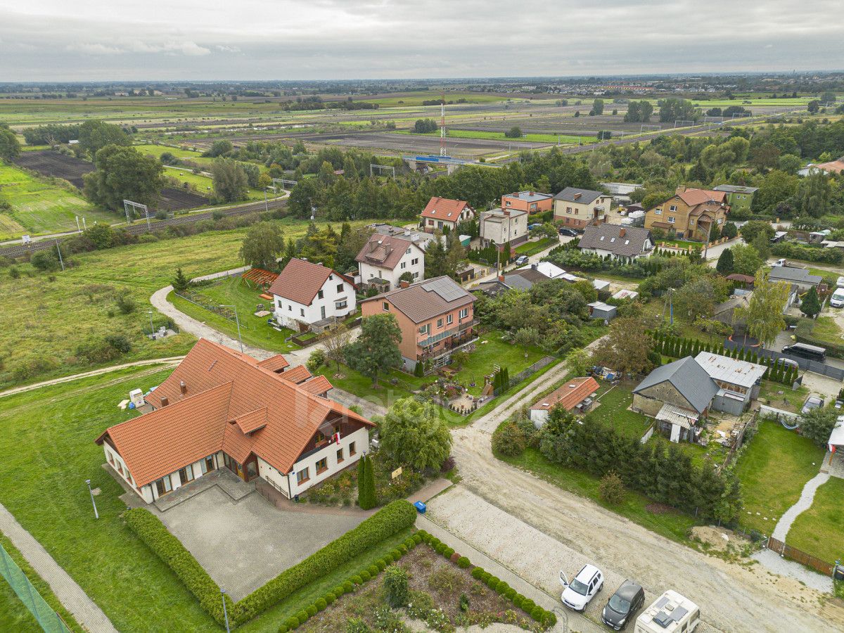 bliźniak, 6 pokoi Różyny. Zdjęcie 4