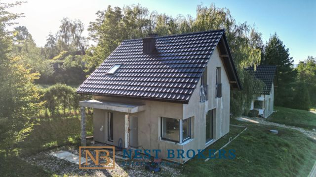 dom wolnostojący, 3 pokoje Stadniki. Zdjęcie 1