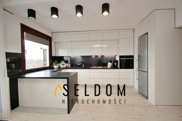 Mieszkanie 4-pokojowe Konin, ul. Józefa Piłsudskiego. Zdjęcie 2