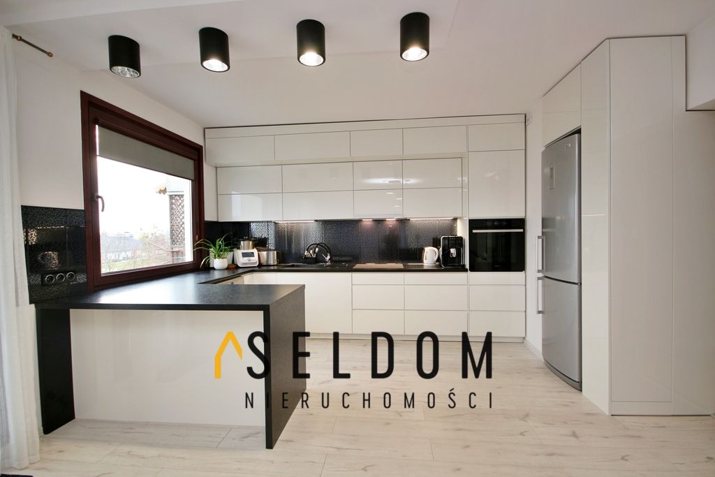 Mieszkanie 4-pokojowe Konin, ul. Józefa Piłsudskiego. Zdjęcie 2